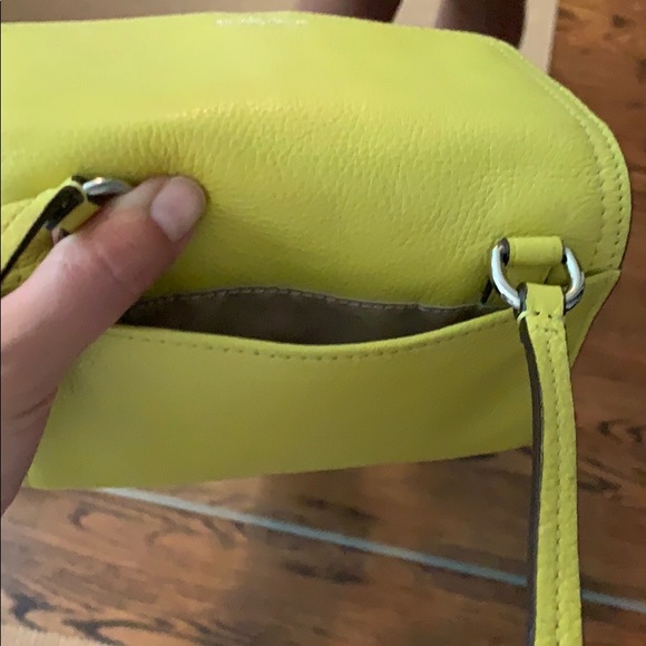 Coach yellow crossbody - Picture 4 of 5
